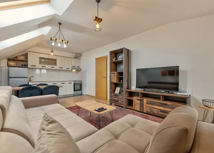 Pogled 22 * زلاتيبور